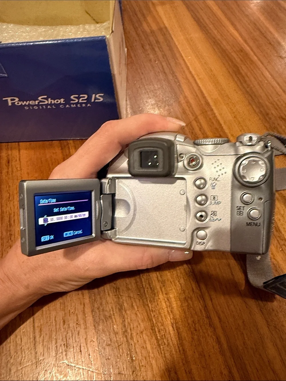 Canon PowerShot S2 IS 5.0MP Digital Camera 12x Zoom Silver TESTED WORKING